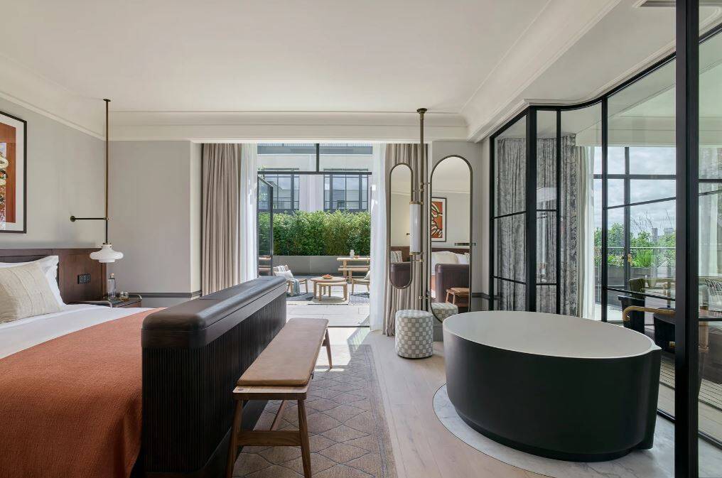 WHITELEY SUITE
