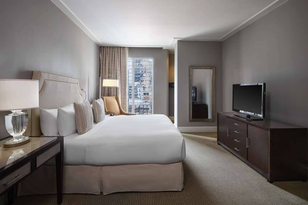 Deluxe Classic King Guest Room