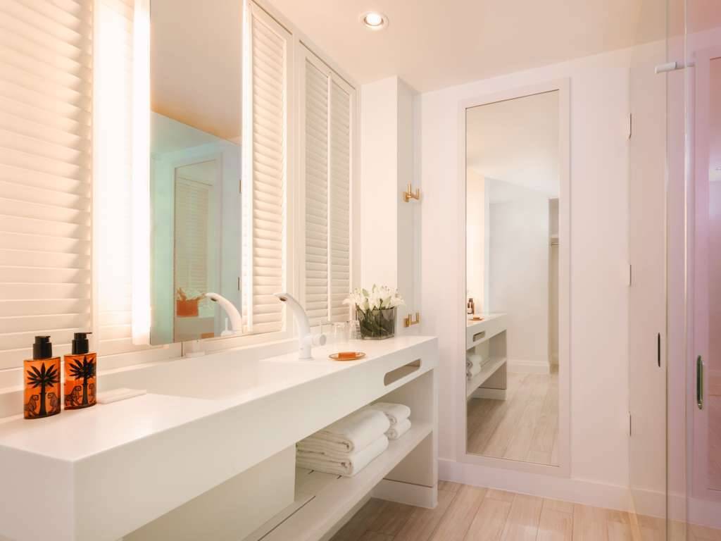 SUPERIOR TWO BEDROOM SUITE