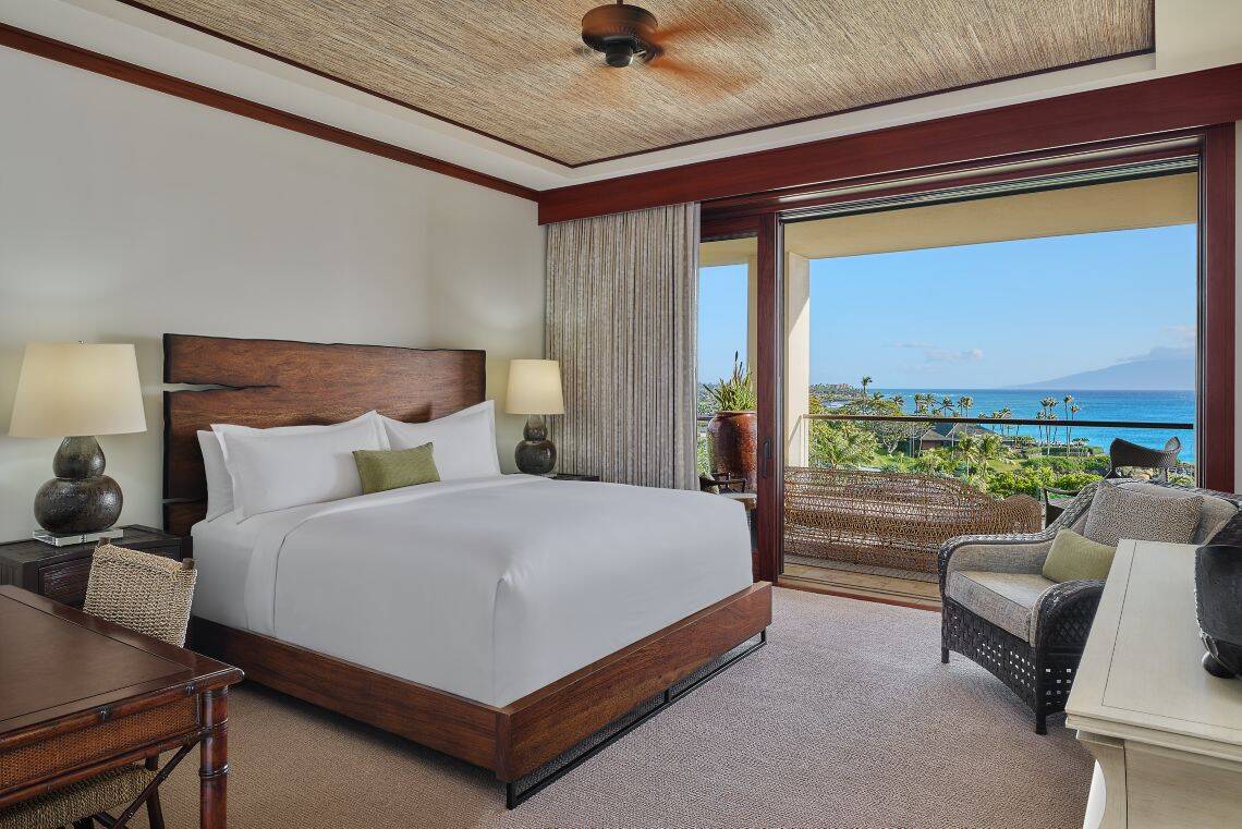 SIGNATURE THREE BEDROOM OCEANFRONT RESDINCE, LLIMA