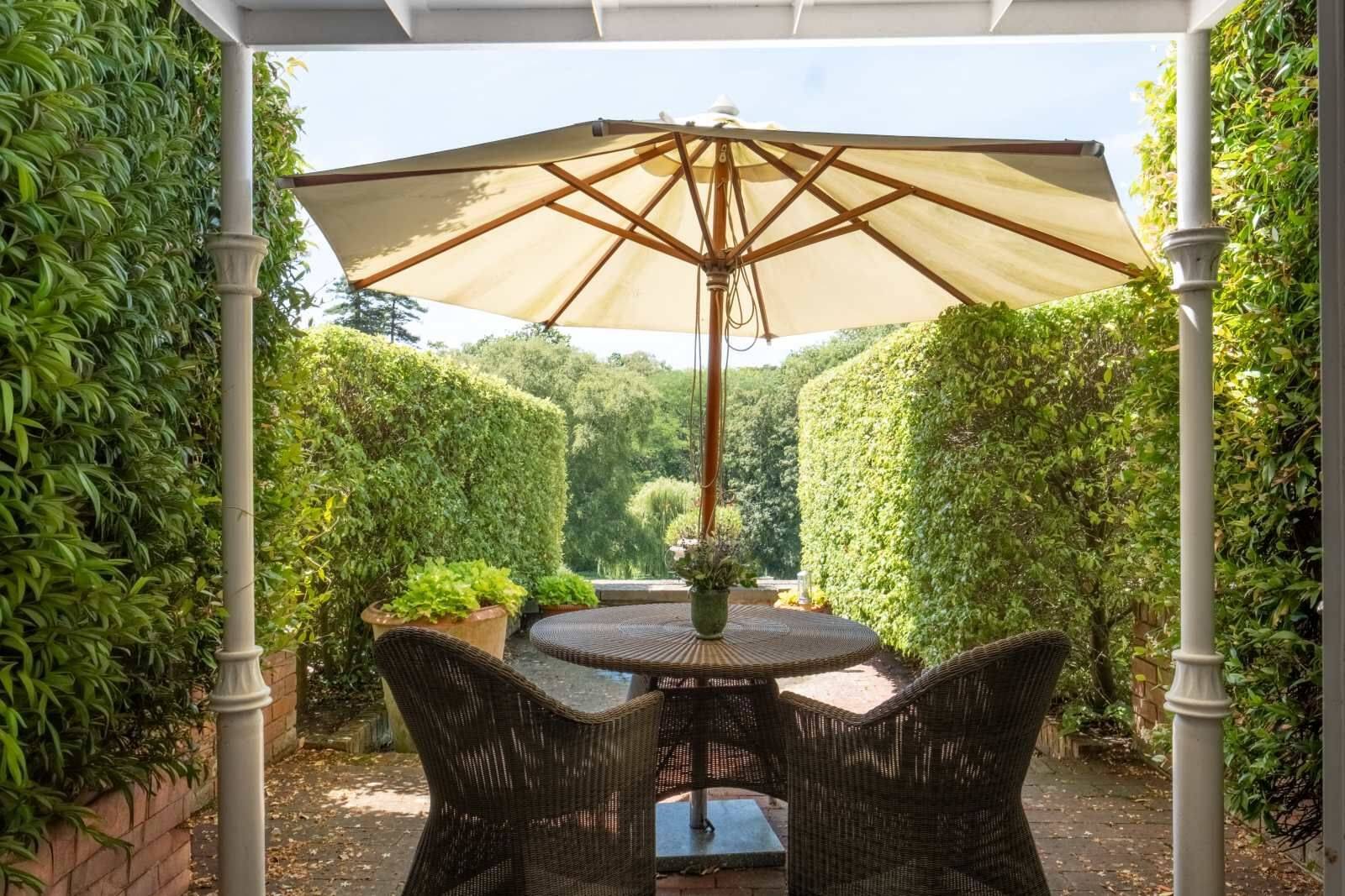 GARDEN ROOM