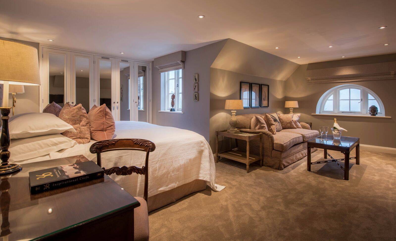 ESTATE ROOM