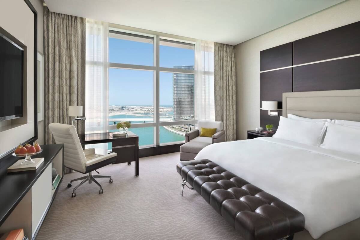 Manor Club King Room