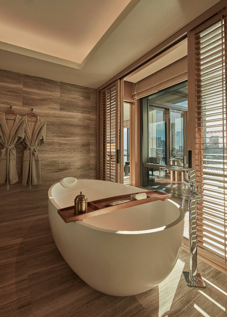 River Premier Suite King