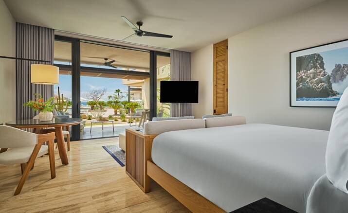 Deluxe Ocean View King Room