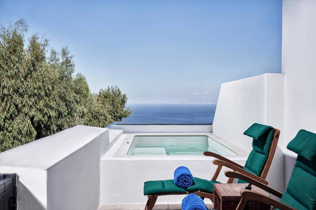 SENIOR JETTED TUB SEA VIEW 