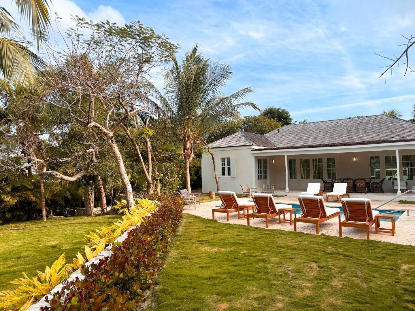 FLAMINGO VILLA + COTTAGE 