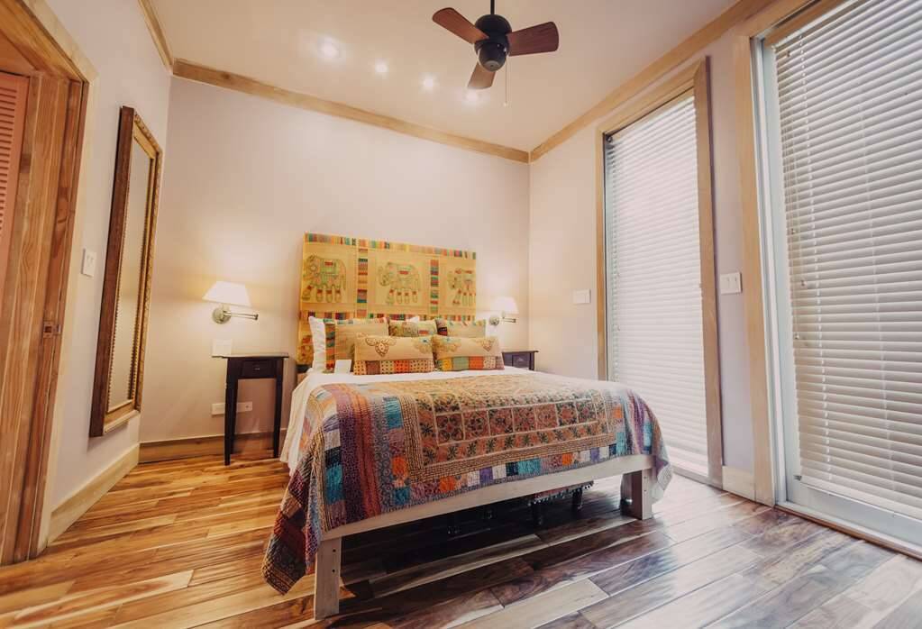 BANYAN TREE HOUSE + COTTAGE 