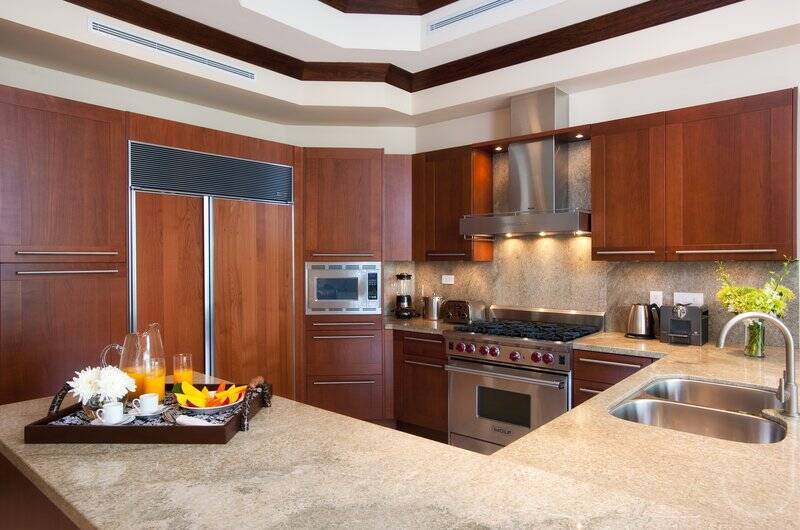 ESTATE FIVE BEDROOM RESIDENCE