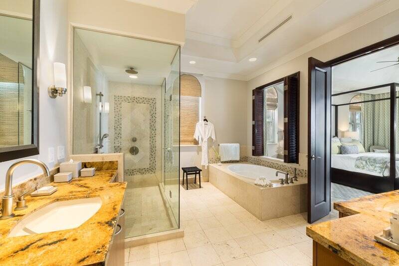 ESTATE FOUR BEDROOM BEACH LEVEL POOL RESIDENCE 