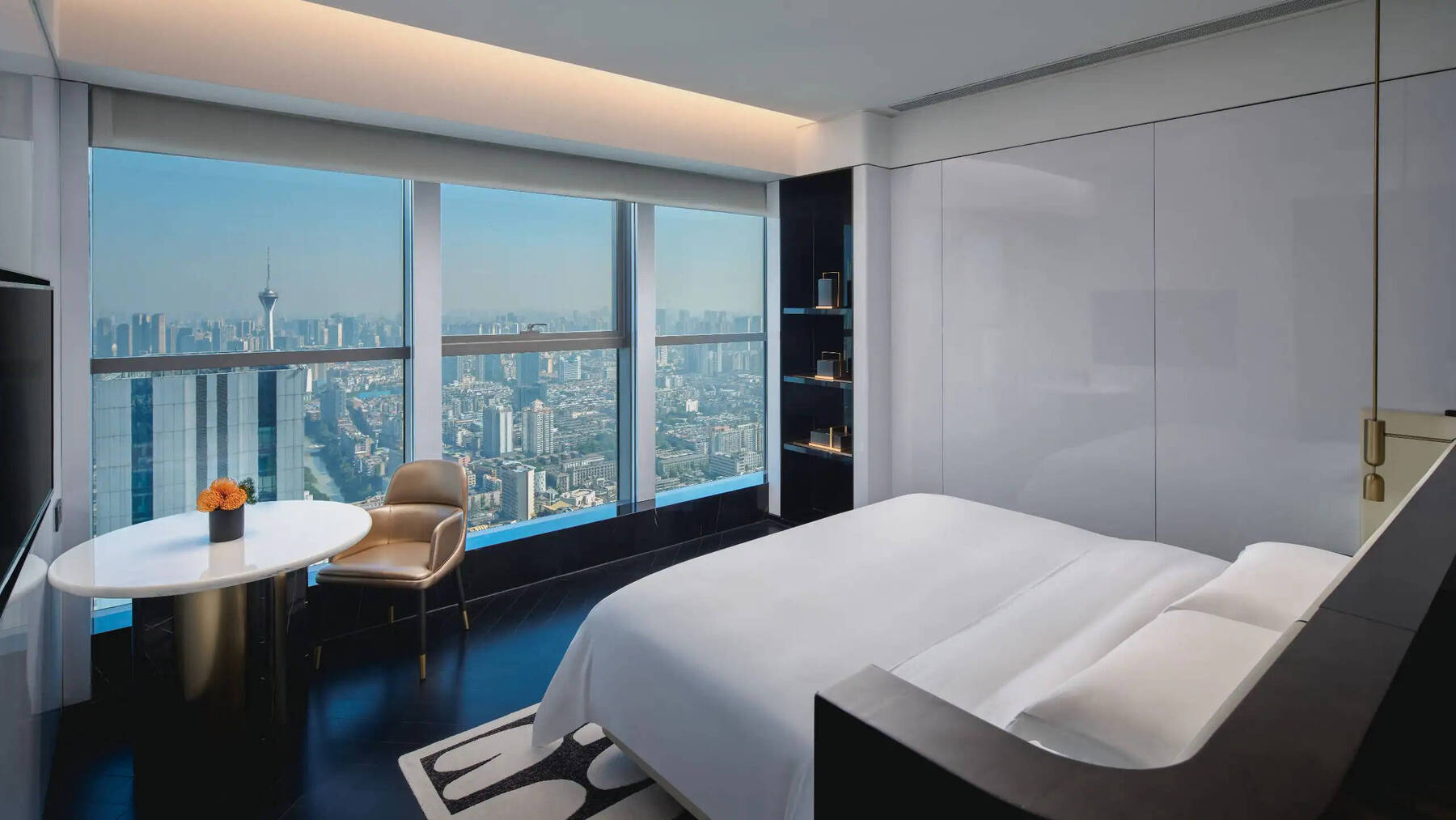 King Bed, River View, Premium