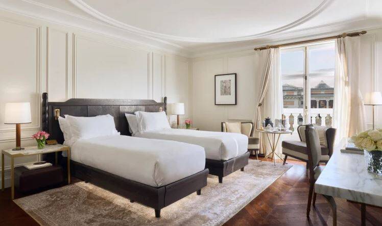 DELUXE PRADO VIEW TWIN BED