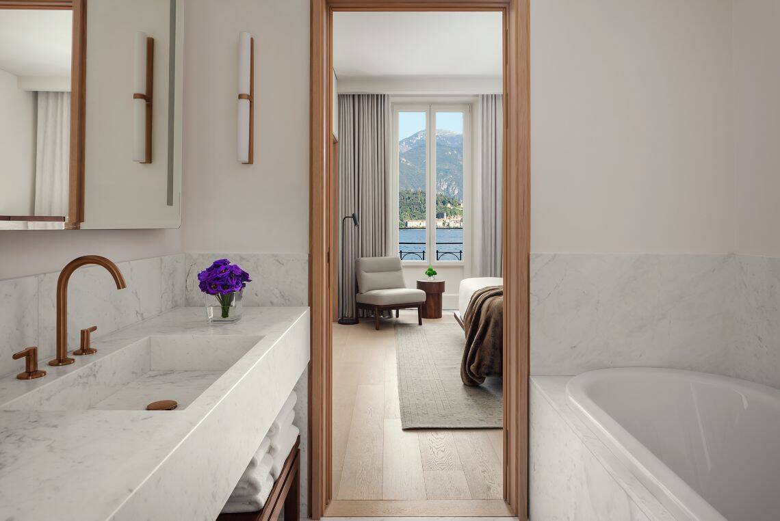 Deluxe Suite Lake View