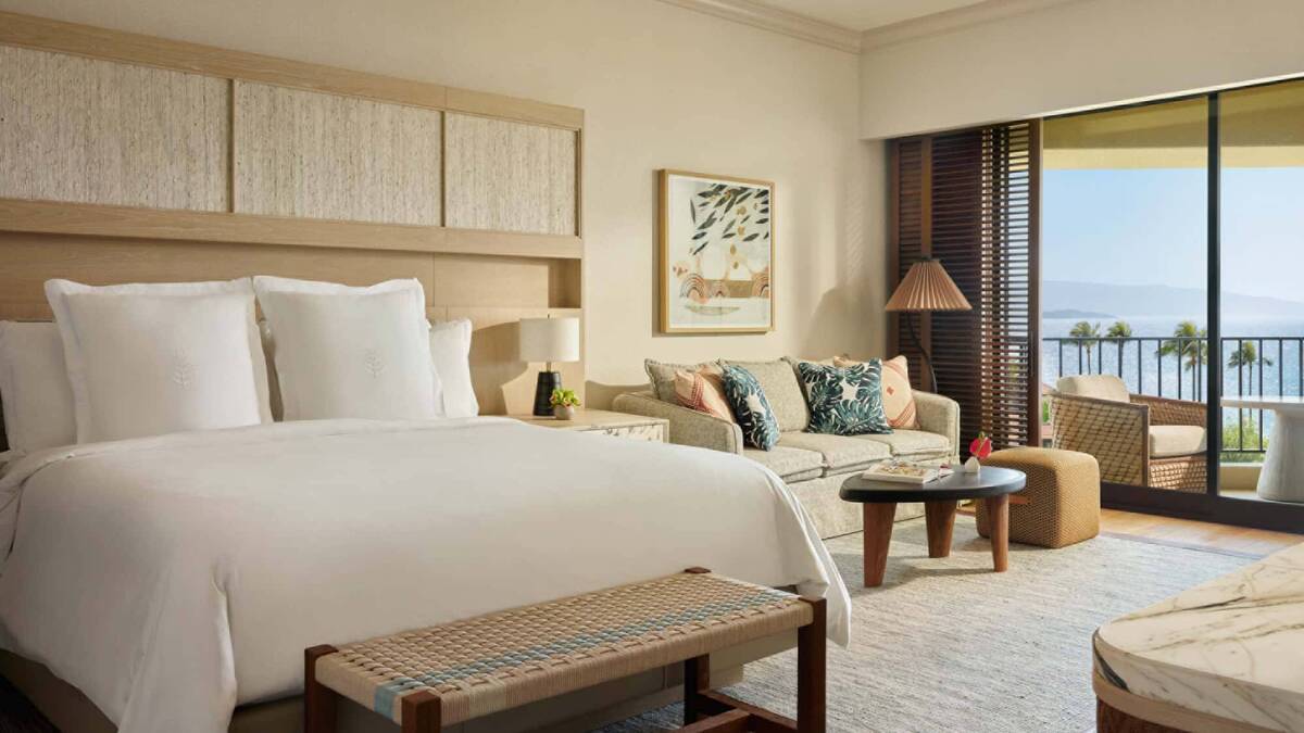 Deluxe Club Ocean View Room - King Bed
