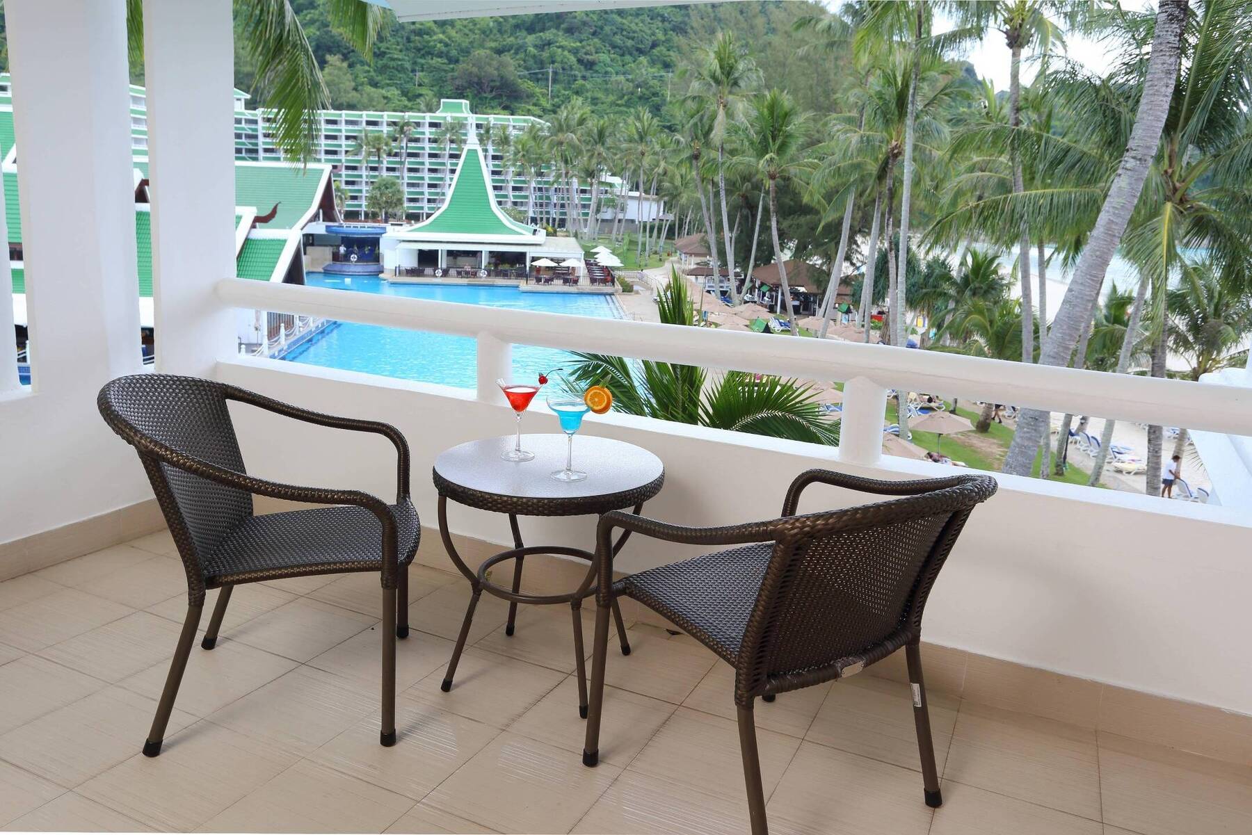 GUEST ROOM KING, POOL VIEW