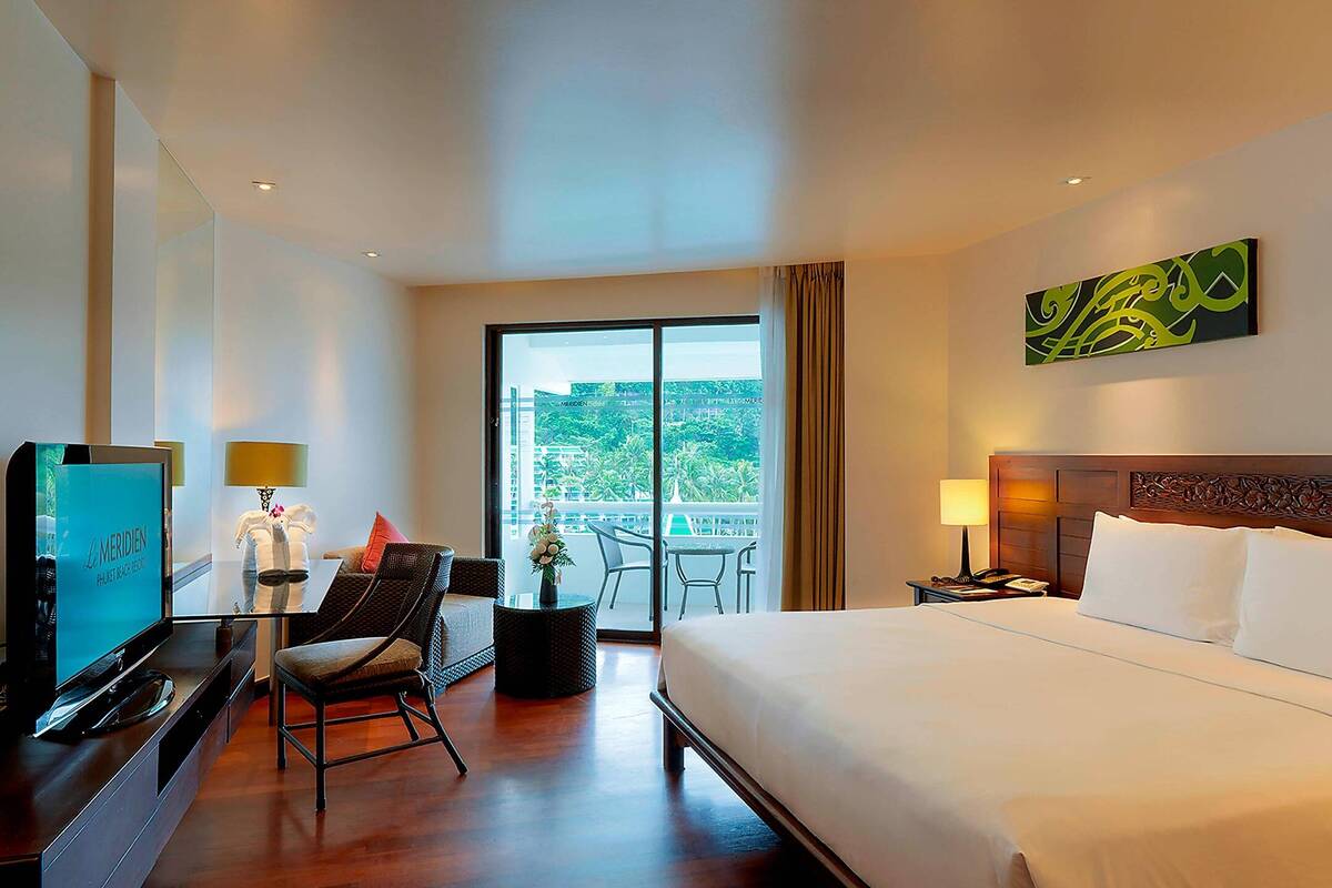 GUEST ROOM KING, POOL VIEW