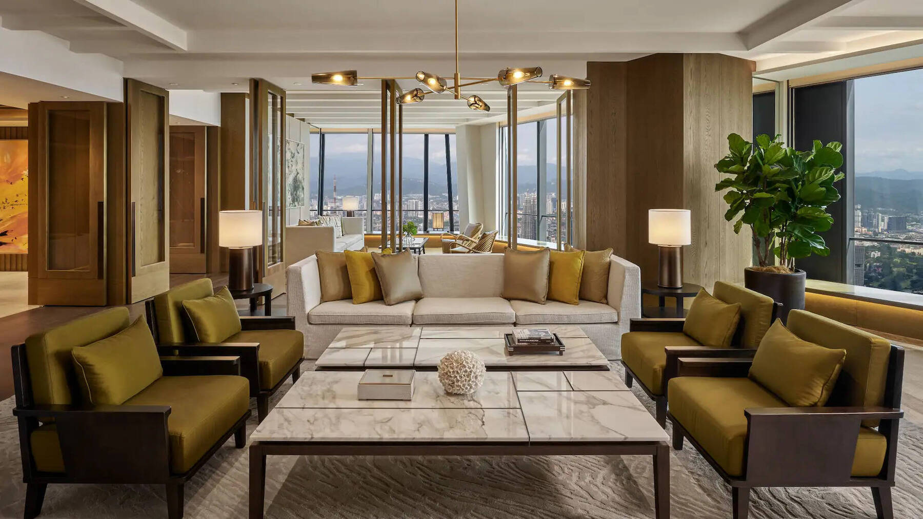 PRESIDENTIAL SUITE, ONE KING BED