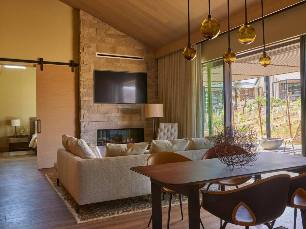 Rambler One Bedroom King Suite Accessible 