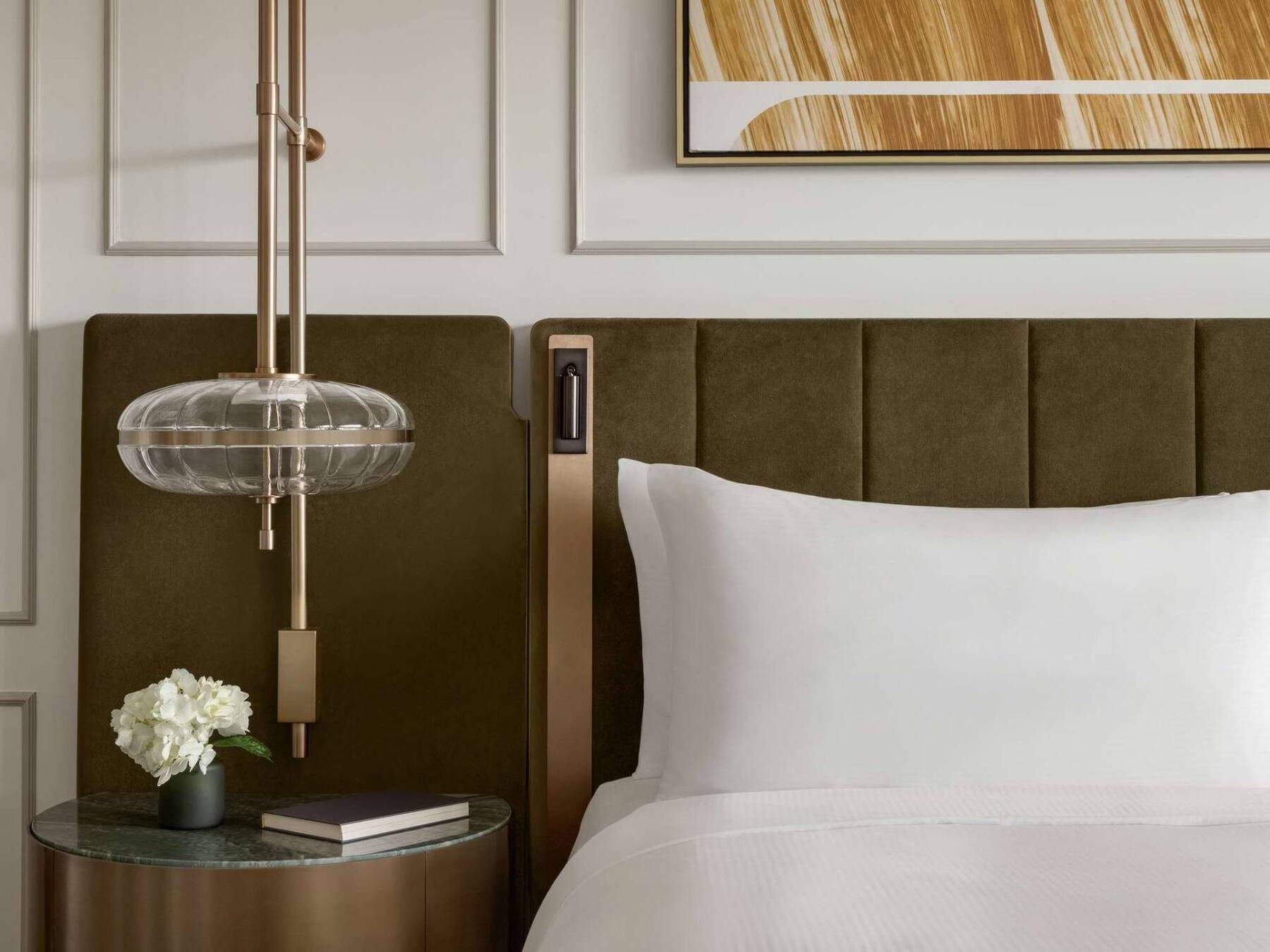 Whitehorn Suite
