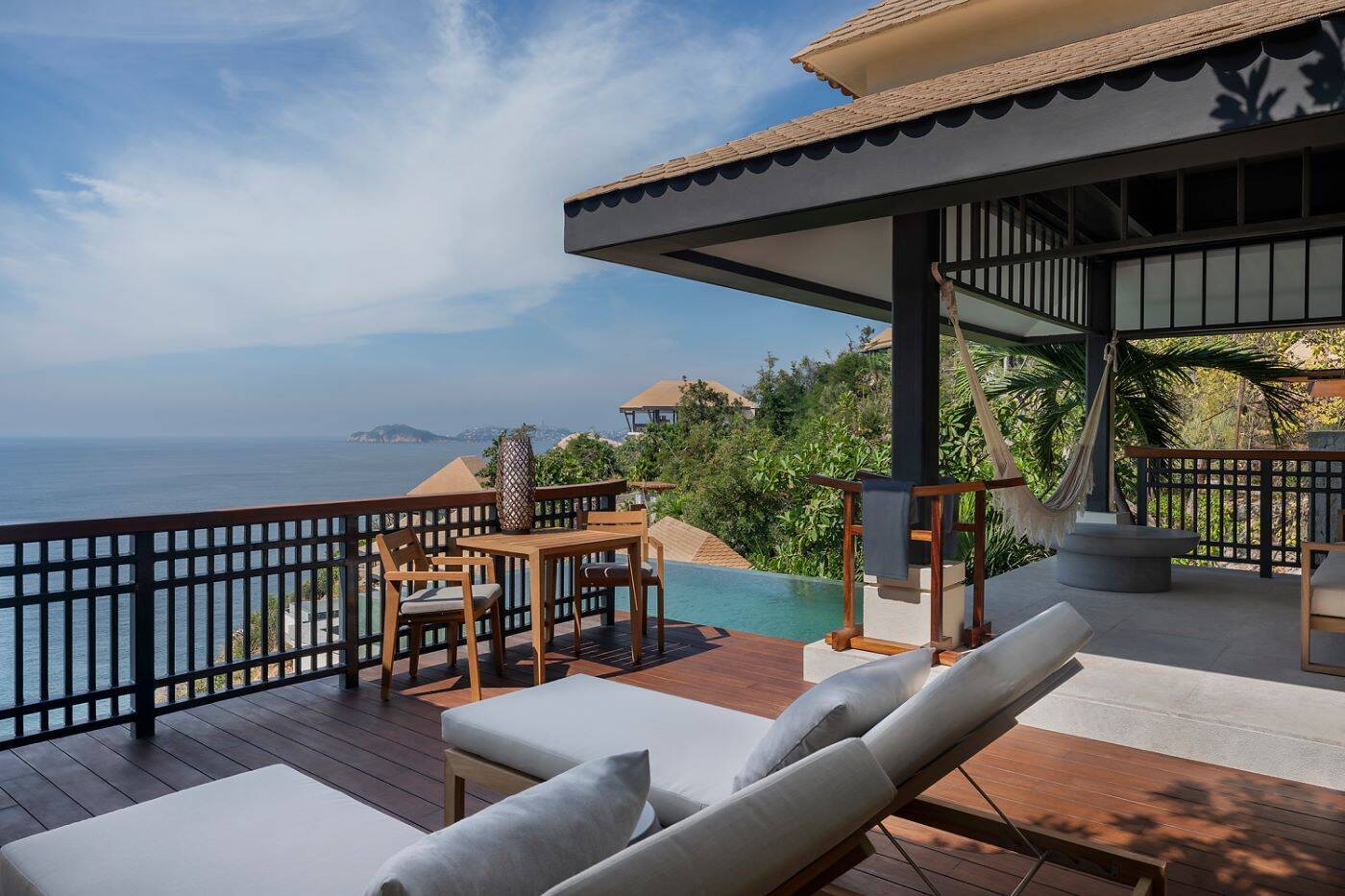 Ocean Front Pool Villa King