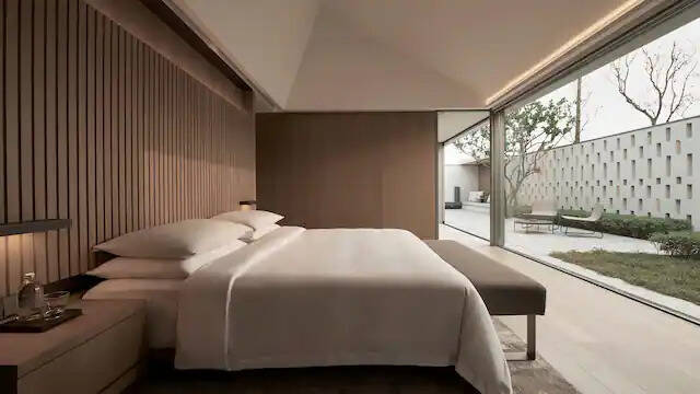Pool Villa King