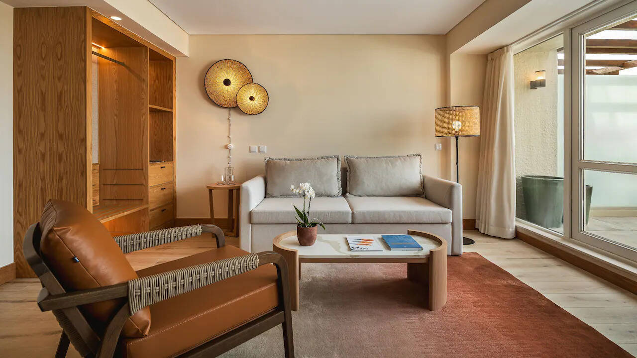 REGENCY SUITE WITH HOT TUB