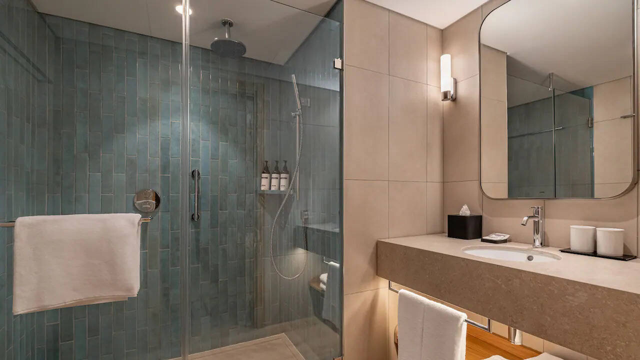 ONE BEDROOM FAMILY SUITE