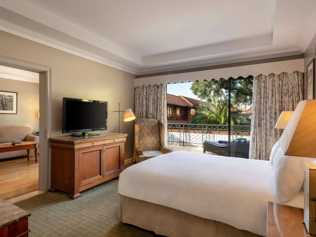 SUPERIOR SUITE WITH QUEEN BED