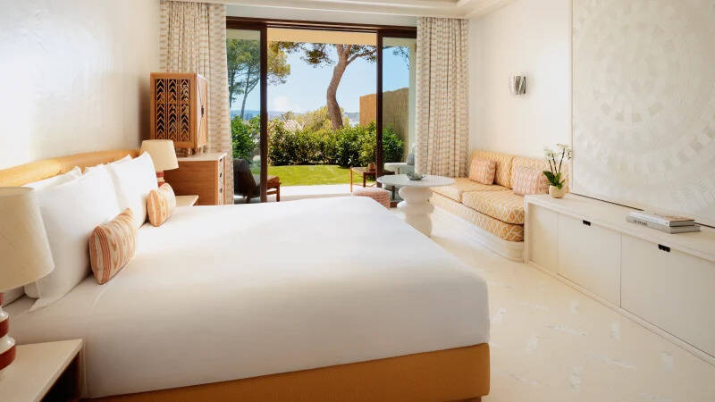GARDEN VIEW ROOM