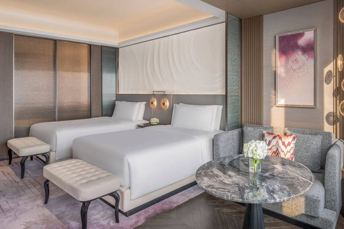DELUXE TWO DOUBLE GUESTROOM, CITY SKYLINE VIEW