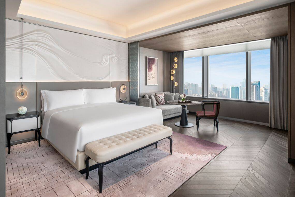 CLUB KING ROOM, CITY SKYLINE VIEW