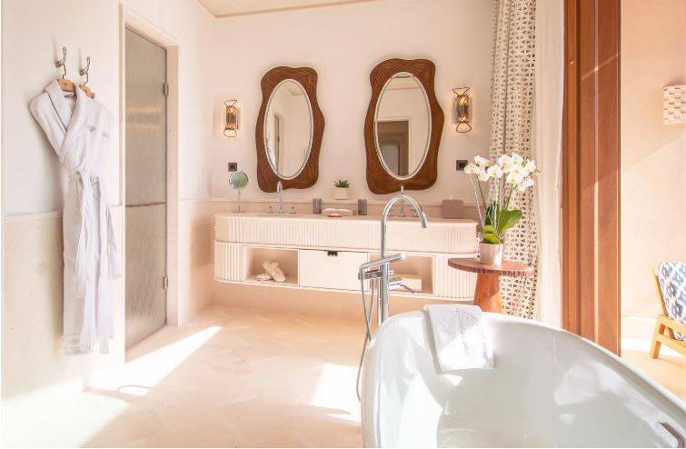 FAMILY PREMIER SUITE WITH ROOFTOP POOL