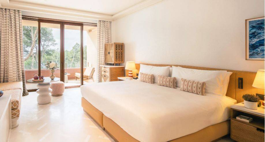 FAMILY PREMIER SUITE WITH ROOFTOP POOL