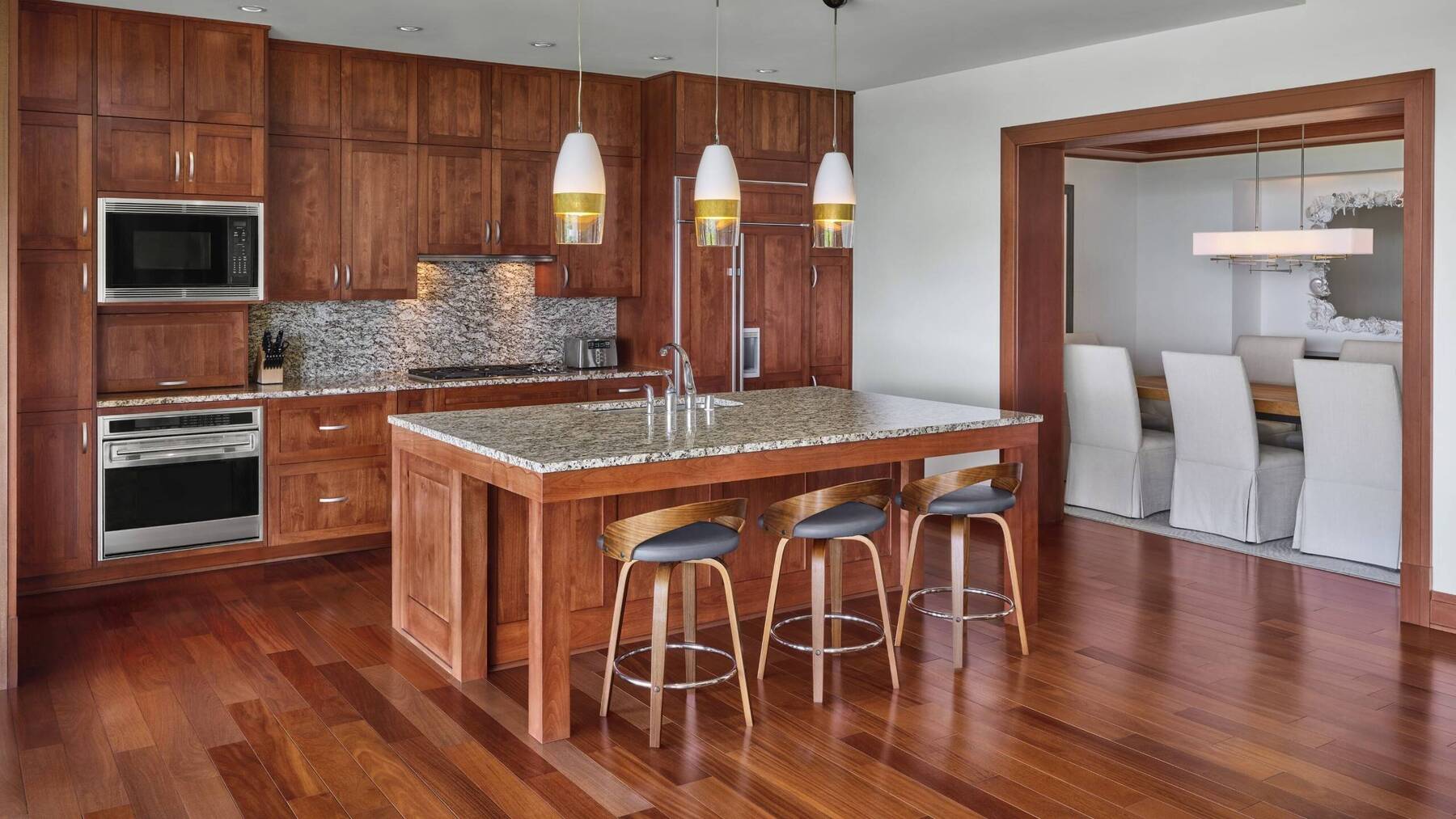 SIGNATURE OCEANFRONT FOUR BEDROOM RESIDENCE