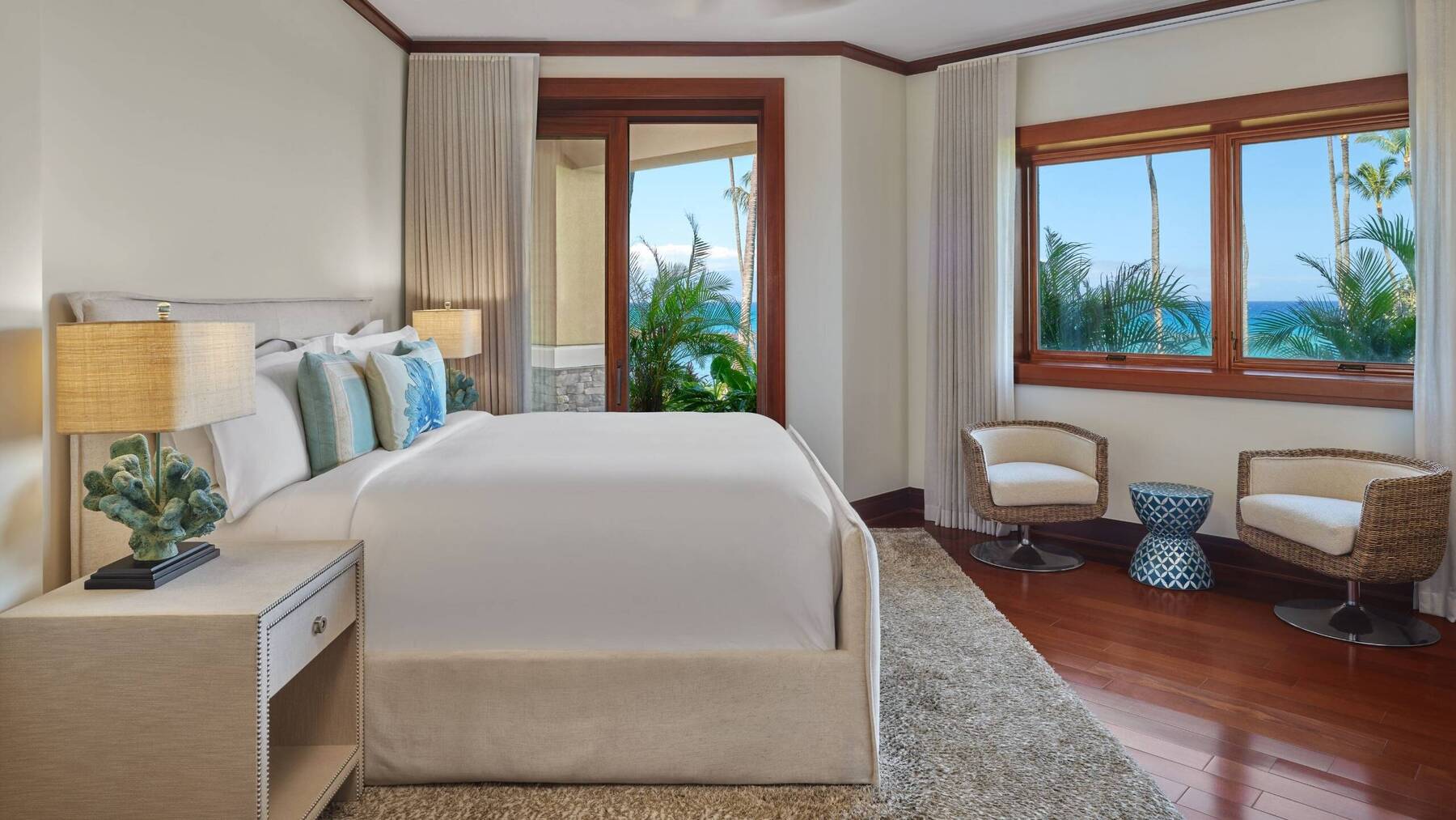 SIGNATURE OCEANFRONT FOUR BEDROOM RESIDENCE