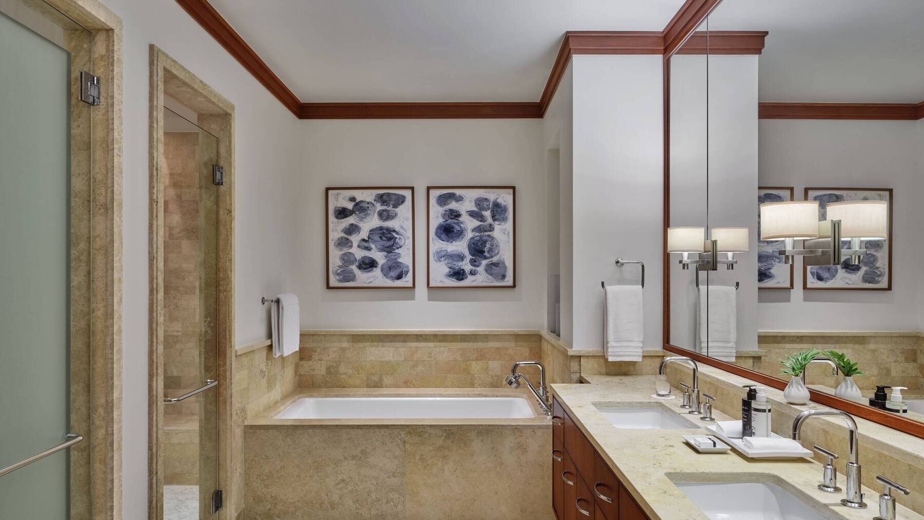 OCEANFRONT GRAND THREE BEDROOM RESIDENCE