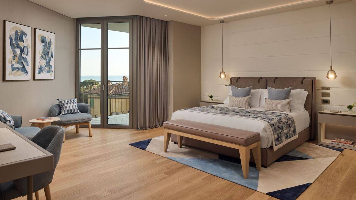 EXECUTIVE SUITE KING BALCONY