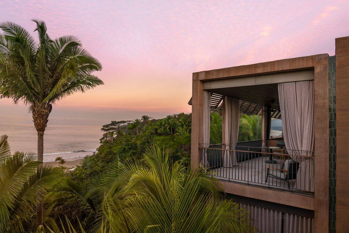 PANORAMIC VIEW CLIFF PENTHOUSE, SOFA BED