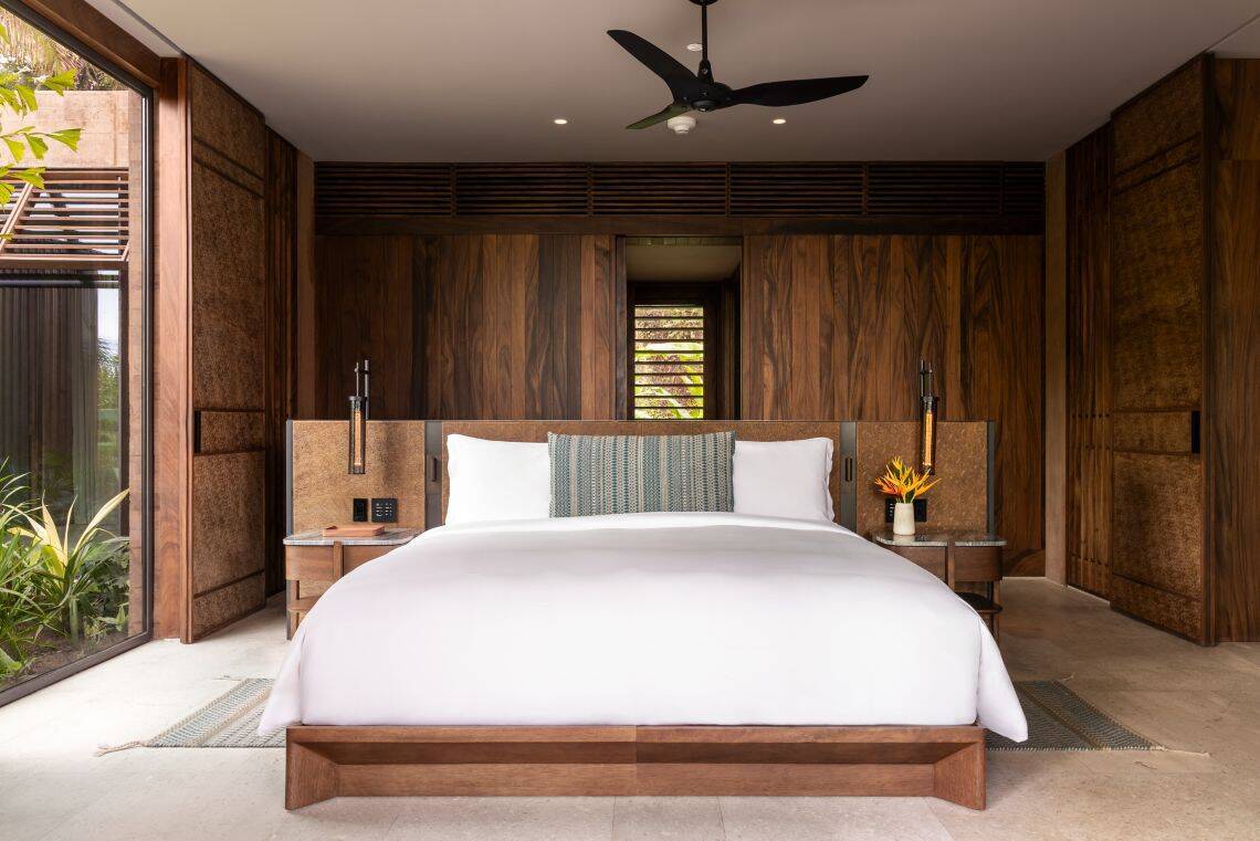 BEACH FRONT KING VILLA, SOFA BED