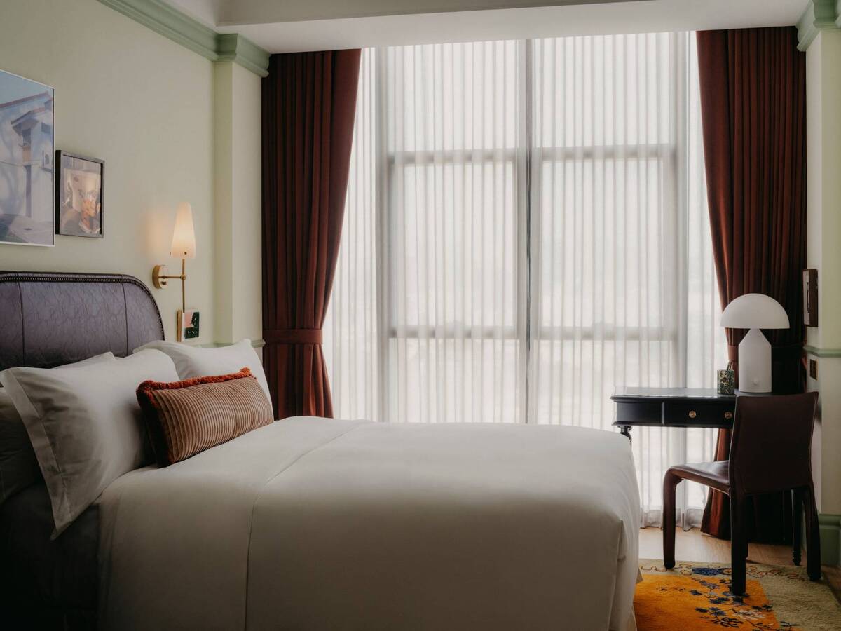 QUEEN CLASSIC PREMIER HIGHER FLOOR ROOM