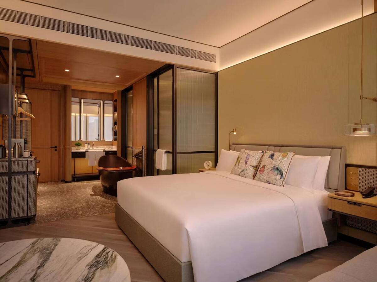 King Premium East Sea View 