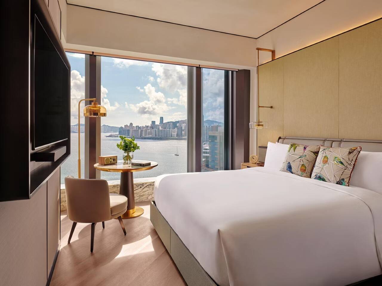 King Premium Sunrise Sea View