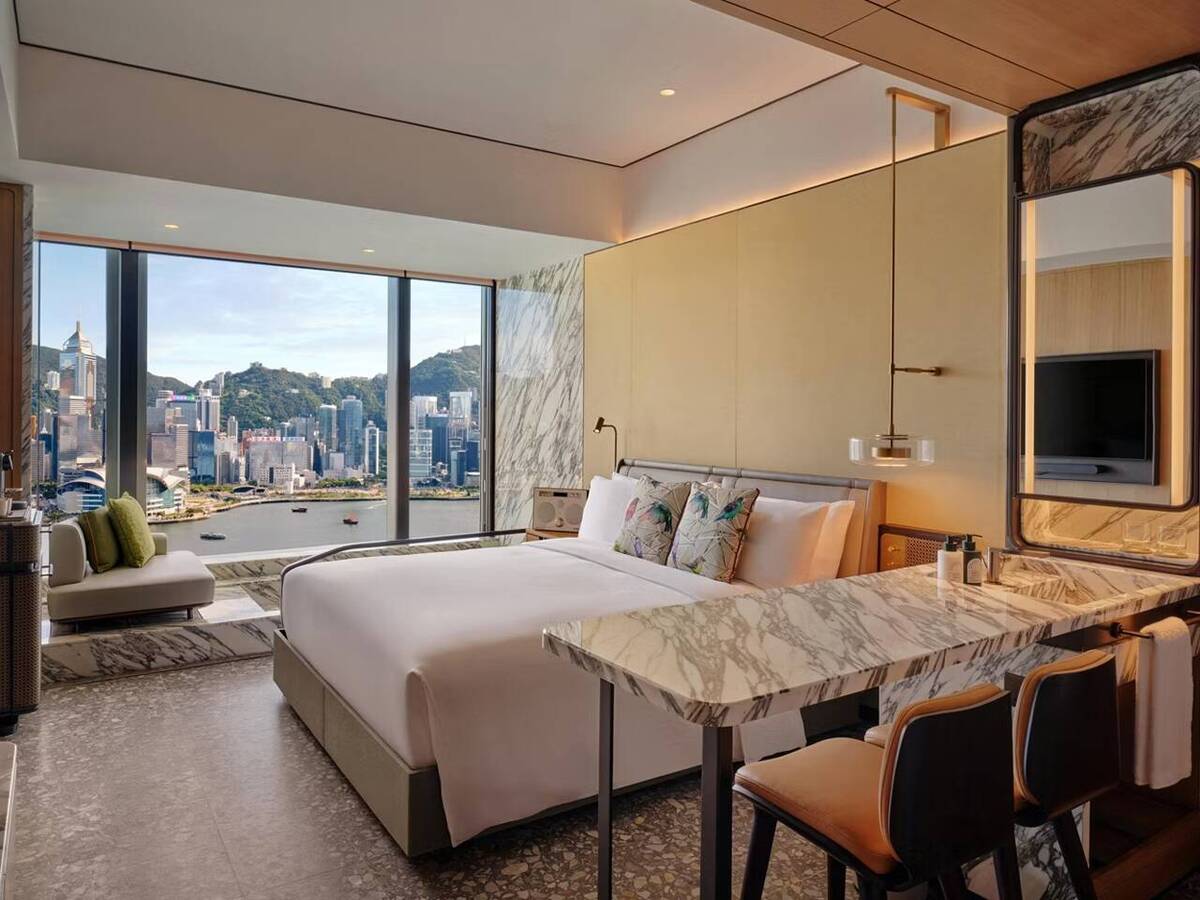 King Premium Victoria Harbour View Plunge Bath