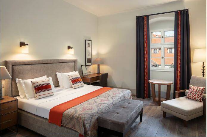 PREMIUM DELUXE PRAGUE CASTLE VIEW ROOM