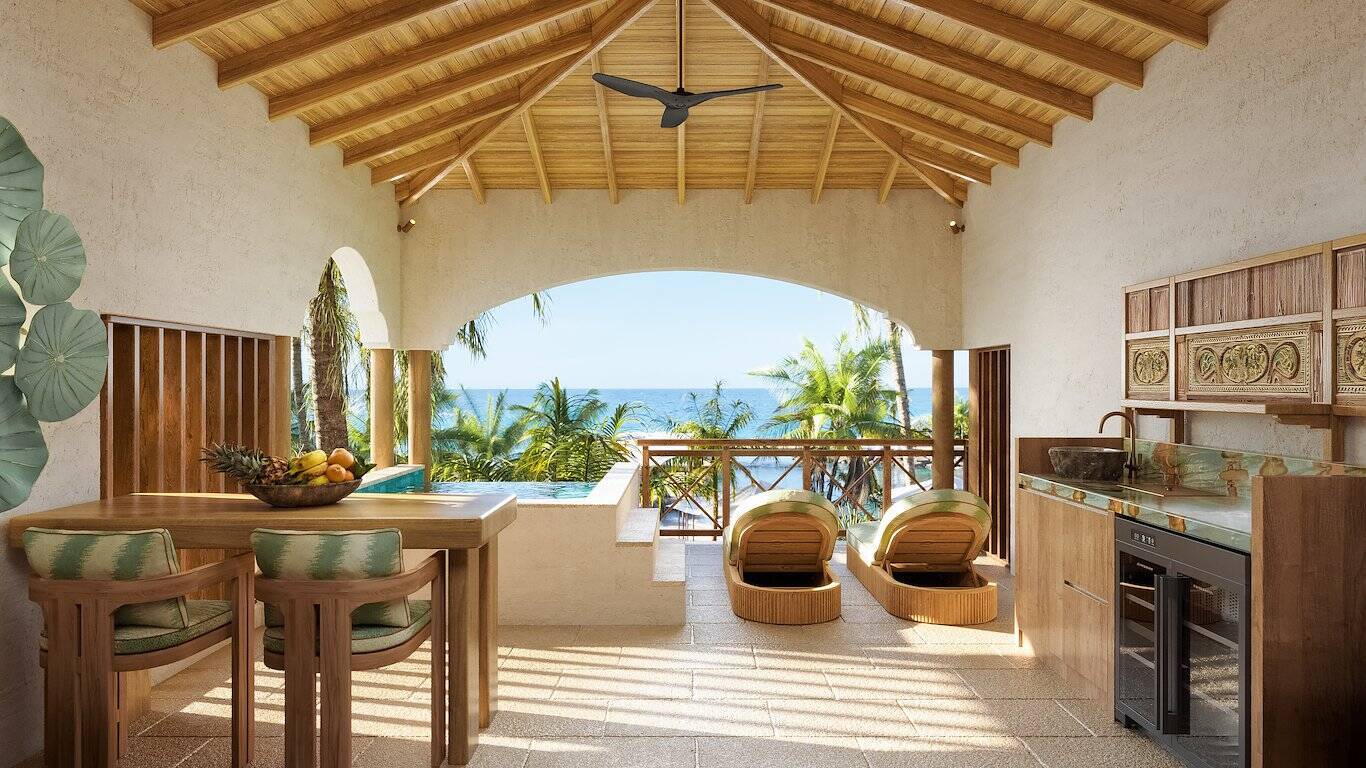 Oceanfront Pool Suite