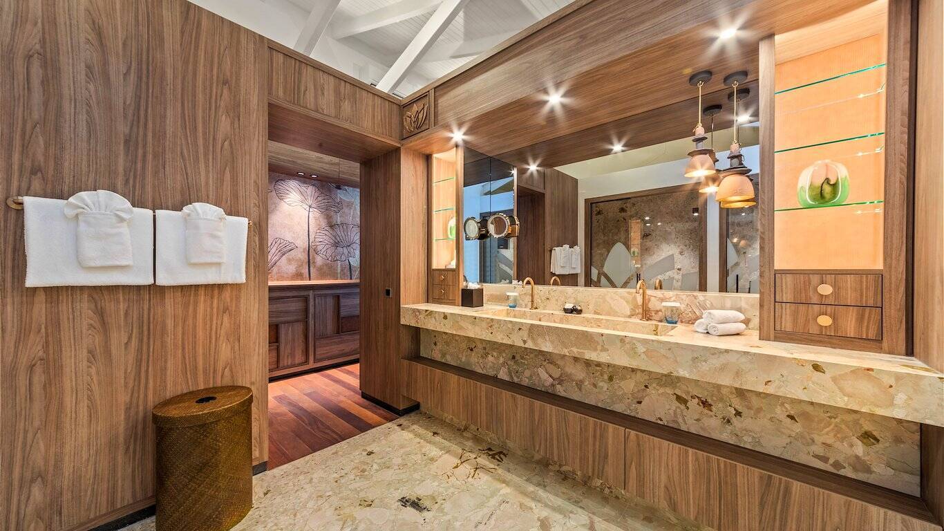 Honeymoon Suite