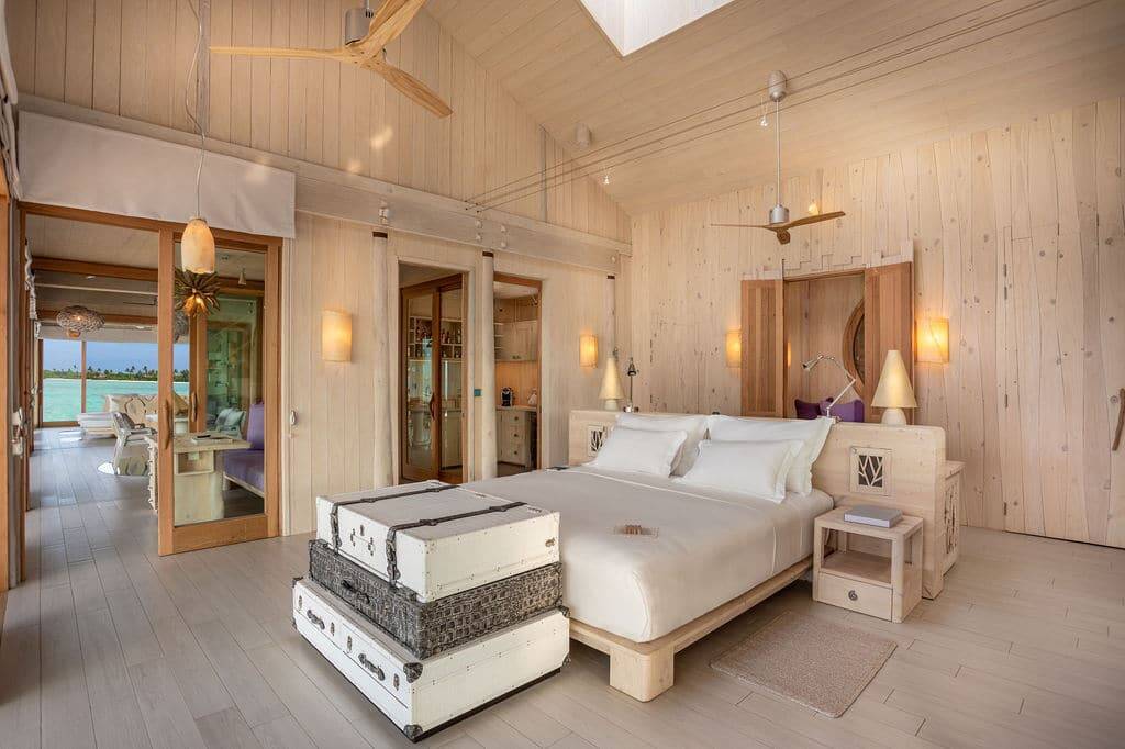 FOUR BEDROOM SUNSET WATER RESERVE WITH SLIDE (VILA 105)