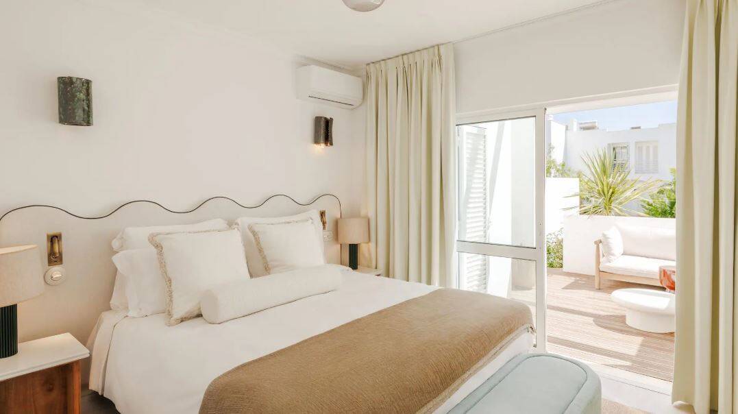 ONE BEDROOM SUITE GARDEN VIEW WITH TERRACE